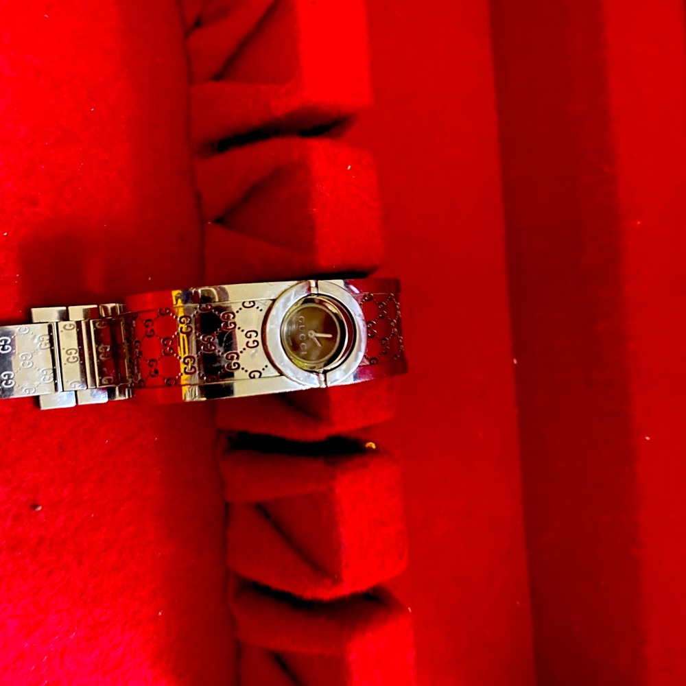Gucci Watch Limited Edition - Picture 1 of 5